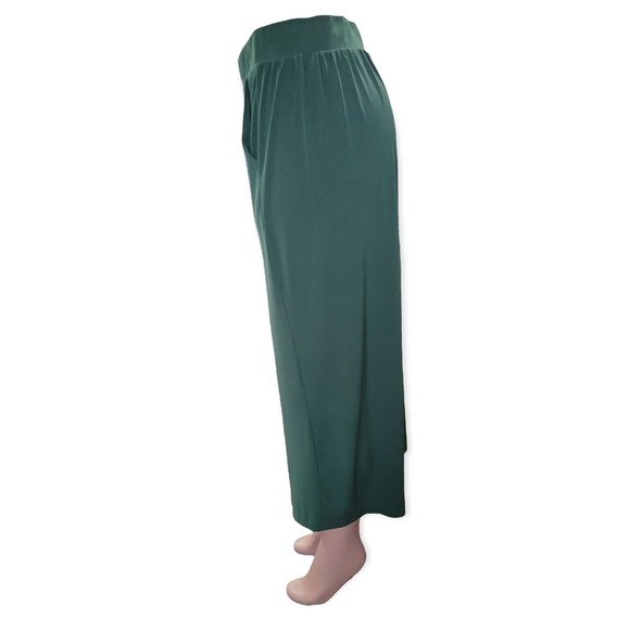 TORRID Crop Pull-on Wide Leg Studio Knit Mid-Rise Pant Green Size 2x - Picture 16 of 16